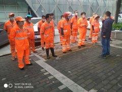雨雨雨一直下——经发保洁多举措抗击强降雨保城市洁净