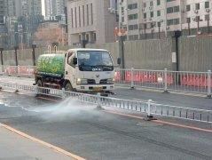 经发保洁加大道路冲洗力度，减少道路扬尘