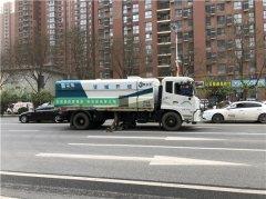 夜间高压清洗+白天湿扫刷洗，经发保洁全力守护“经开蓝”