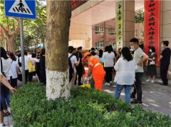 用心护航，经发保洁全力做好高考期间环境卫生保障工作