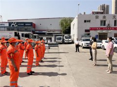 送清凉 鼓干劲——集团领导慰问保洁公司一线环卫人员
