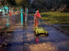 气温骤降！经发保洁精密部署加强落叶清理