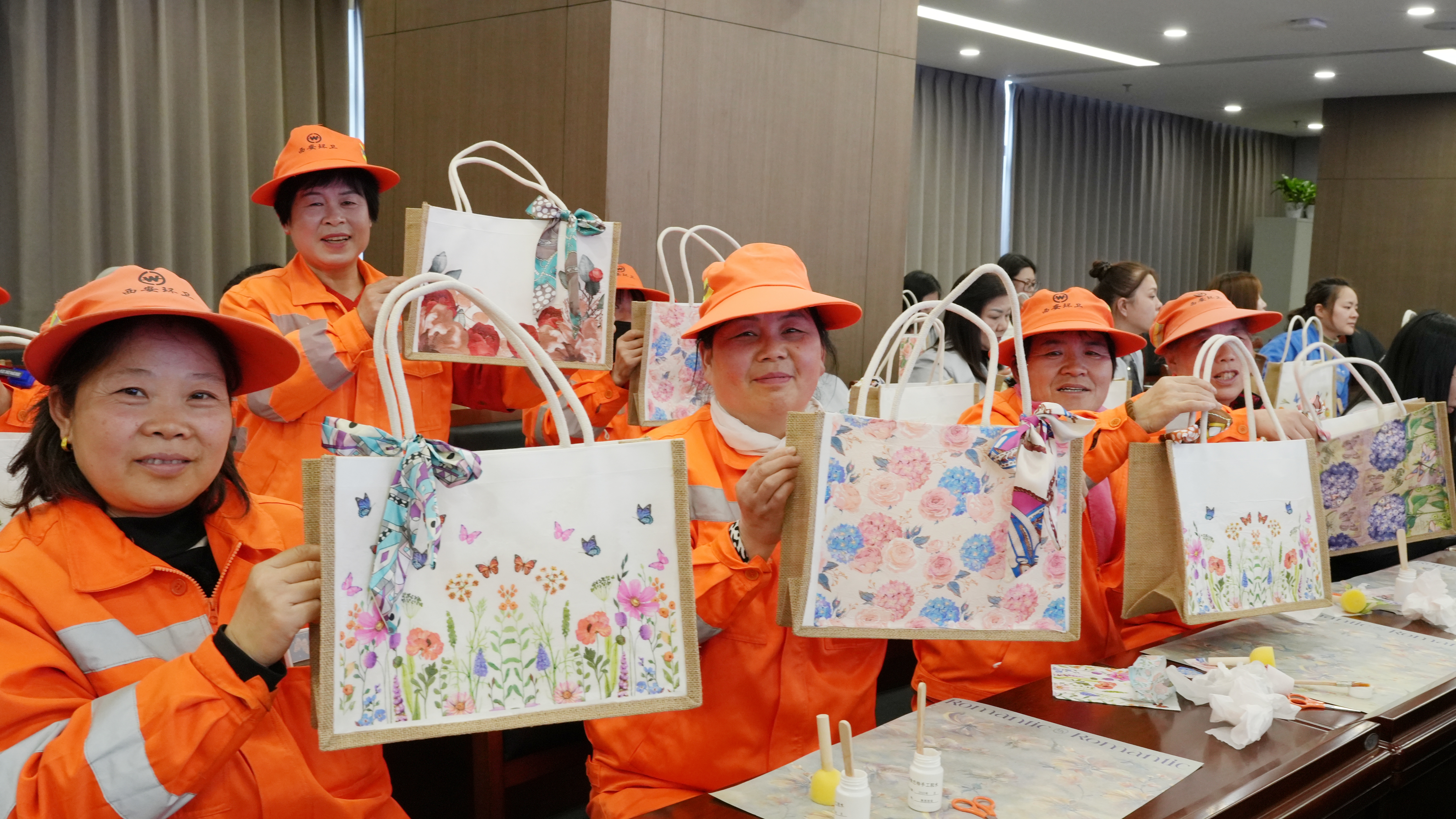 巧手裁春色，匠心&ldquo;包&rdquo;美好|经发城服工会妇女节手作活动